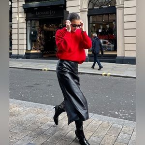 H&M Red Sweater - Women's Crew Neck